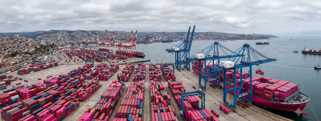 Efecto Pekín: Comercio exterior de China crece 14,9% y blinda commodities