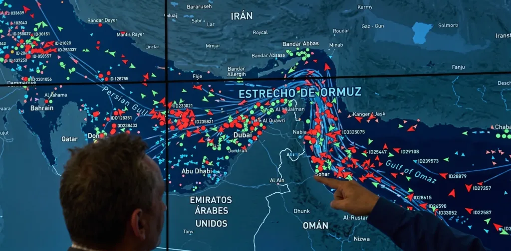 Irán y el Golfo negocian en Omán la salida a Ormuz